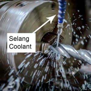selang coolant mesin bubut